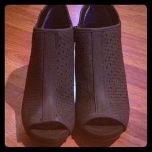 Giani Bernini booties